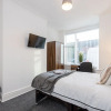 Отель Charming 4-bed Guest House in Salford, фото 3