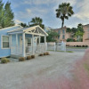 Отель Siesta Beach Cottage, Sleeps 6, Walk to Beach, Stores, & Restaurants, фото 22