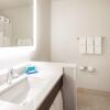 Отель Holiday Inn Express Hotel & Suites Downtown Minneapolis, an IHG Hotel, фото 10