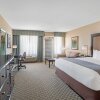 Отель La Quinta Inn & Suites by Wyndham Paso Robles, фото 18