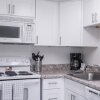 Отель 242-fully Furnished 1BR Suite-pet Friendly! by Redawning, фото 6