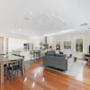 Отель Essendon Gem Bungalow 4BR, фото 6