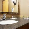 Отель Days Inn & Suites Strathmore, фото 5