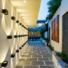 Отель Lijiang Wuhua Review Free Designer.dream.youyin aesthetics.pool.meisu (Lijiang Ancient City Center), фото 11