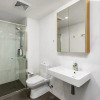 Отель Designer South Bank Apartment, фото 9