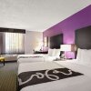 Отель La Quinta Inn & Suites by Wyndham Miami Lakes в Майами-Лейкс
