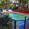 Отель Club Surfers, фото 4