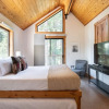 Отель Timberline by Avantstay Stunning Chalet Cabin w/ Hot Tub, Pool Table & Home Theater!, фото 3