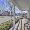 Отель Bright Apartment - 1/2 Mi to Greenport Harbor!, фото 13