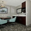 Отель Hampton Inn & Suites by Hilton Calgary-Airport, фото 17