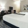 Отель La Quinta Inn & Suites by Wyndham Phoenix I-10 West, фото 4