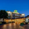 Отель La Quinta Inn & Suites by Wyndham Irvine Spectrum, фото 3
