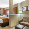 Отель Comfort Suites University, фото 25