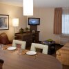 Отель MainStay Suites Kansas City Overland Park в Оверленд-Парке