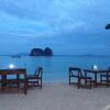 Отель Koh Ngai KaiMuk Thong Resort, фото 5