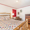 Отель Black Bear Cottage - 2 Br Cottage, фото 12