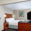 Отель Holiday Inn Express Hampton - Coliseum Central, an IHG Hotel, фото 41