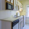 Отель Chipman Hill Suites on Mecklenburg, фото 19