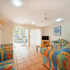 Отель at Beach Court Holiday Villas, фото 9