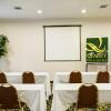 Отель Quality Inn & Suites, Near University, фото 12