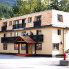 Отель Southside Lodge Hostel в Альта Лейк