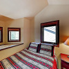 Отель Lodge-inspired Lakeside - Walk To Lifts! 3 Bedroom Townhouse, фото 3