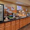 Отель Clarion Pointe Medford, фото 12