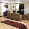 Отель Airport Inn & Suites, фото 5