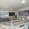 Отель Oceans 88 Whitianga Coastal Suites, фото 13