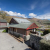 Отель Release Wanaka - Bullock Creek Chalet, фото 13