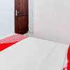 Отель OYO 90793 Btc Guest House Syariah, фото 16