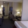 Отель Holiday Inn Express & Suites Fredericksburg, an IHG Hotel, фото 3
