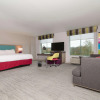Отель Hampton Inn Norwich, фото 35