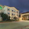 Отель La Quinta Inn & Suites by Wyndham Woodway - Waco South в Вудвэй