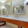 Отель Comfort Suites Greensboro - High Point, фото 10
