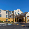 Отель Comfort Inn Smithfield near I-95, фото 1