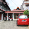 Отель RedDoorz Plus near Alun Alun Selatan, фото 12