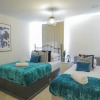 Отель Tudors eSuites Apartment with 4 Beds, фото 18