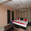 Отель OYO 11722 Crystal Guest House, фото 2
