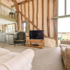 Отель Granary Cottage, Valley Farm Barns Snape,, фото 4