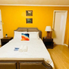 Отель House w 3 Bedrooms And 3 Baths - Free Parking, фото 20