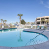 Отель Amazing condo on the whites sands of Gulf Shores with outdoor pool, фото 13