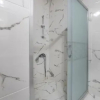 Отель Centrally located 2 bedroom apt with Netflix, фото 8