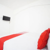Отель OYO 93682 Blessing's Kediri Homestay, фото 8