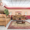 Отель Castle Inn & Suites, фото 10