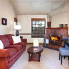 Отель K B M Resorts- Cbi-307 Upgraded 1bd, Wood Fireplace, Full Kitchen, Wifi, Walk to Slopes!, фото 2