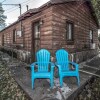 Отель Country Cabin, 2 Bedrooms, Fireplace, Midtown, Sleeps 6, фото 7
