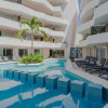 Отель LUXURY 1-bdr -ROOFTOP POOL-GYM-PARK G310, фото 10