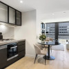 Отель Luxuria Apartments - Collins House, фото 15