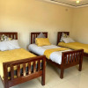 Отель Manacomfy - 14bed House - 4 Baths - Victoria Falls, фото 22